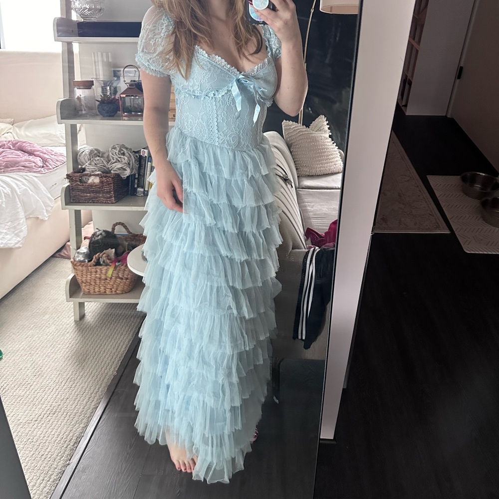 Light Blue Lace Tiered Maxi Formal/Prom/Bridesmaids Dress - size M - Picture 5 of 5